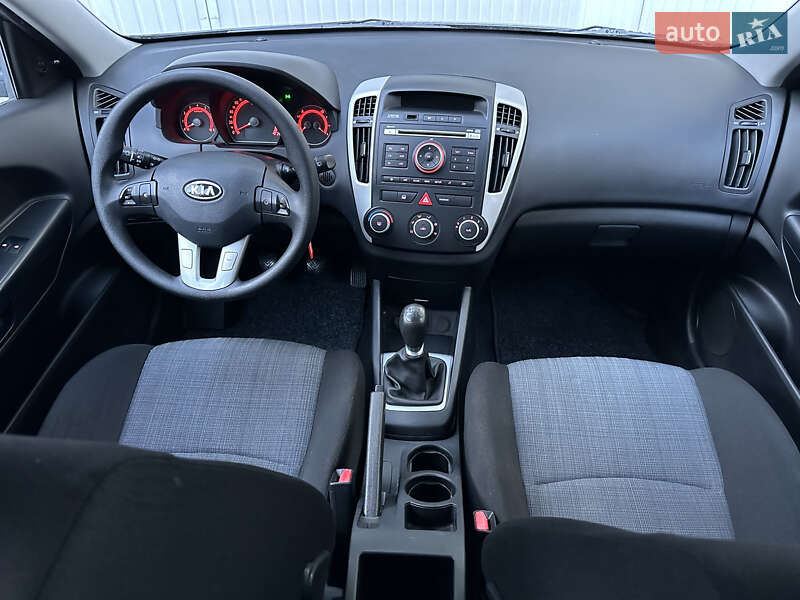 Хэтчбек Kia Ceed 2010 в Коломые