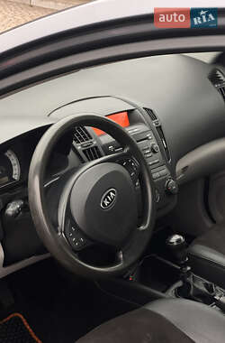 Хэтчбек Kia Ceed 2007 в Полтаве