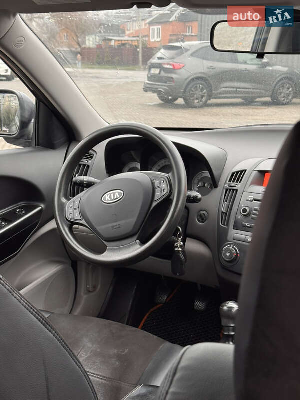 Хэтчбек Kia Ceed 2007 в Полтаве