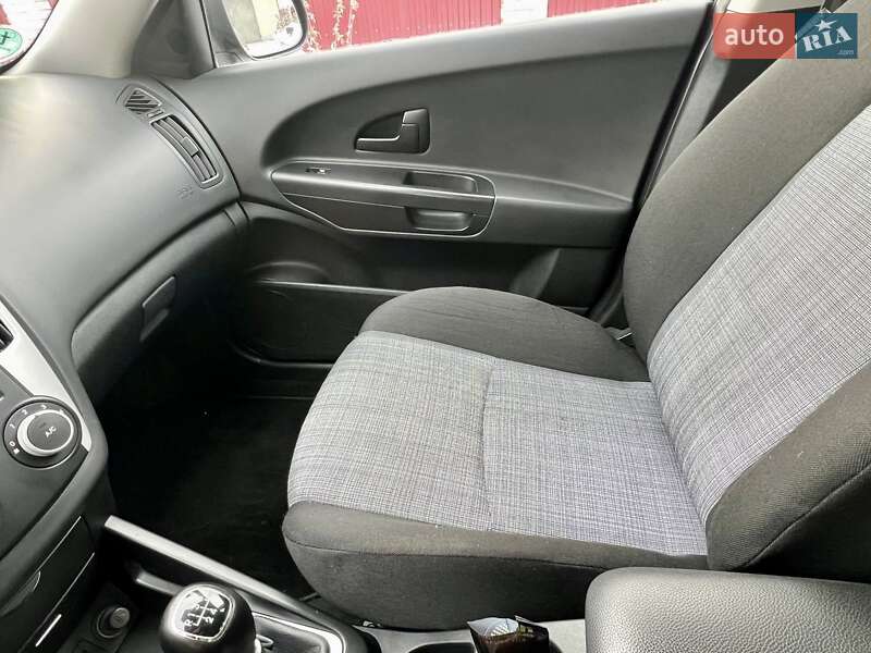 Универсал Kia Ceed 2010 в Умани