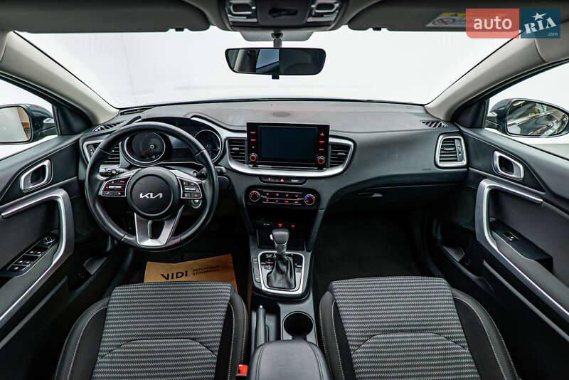 Хэтчбек Kia Ceed 2024 в Киеве