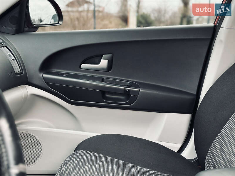 Хэтчбек Kia Ceed 2007 в Кременчуге