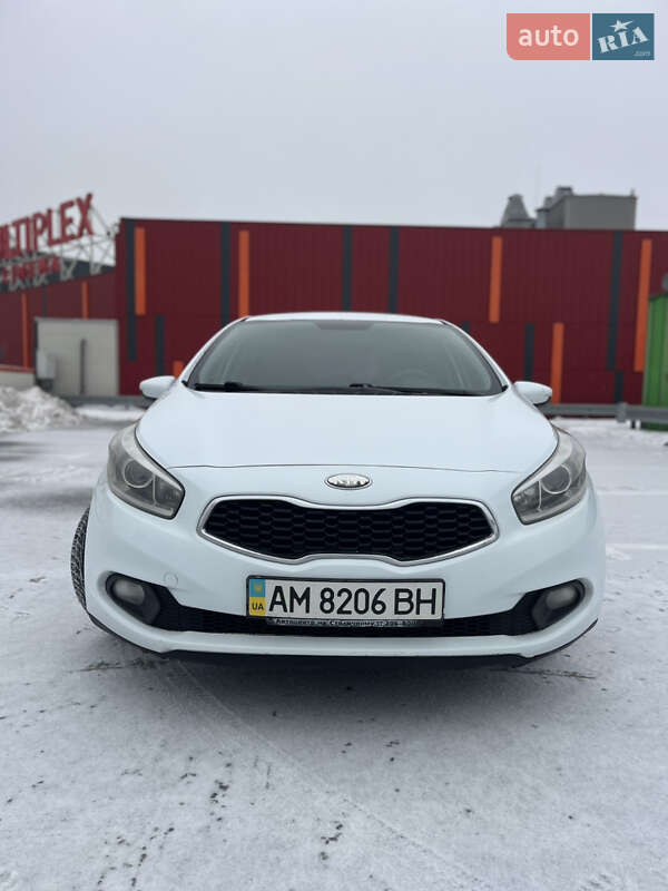 Хетчбек Kia Ceed 2012 в Києві