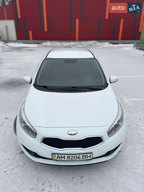 Хетчбек Kia Ceed 2012 в Києві