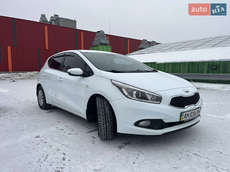Хетчбек Kia Ceed 2012 в Києві