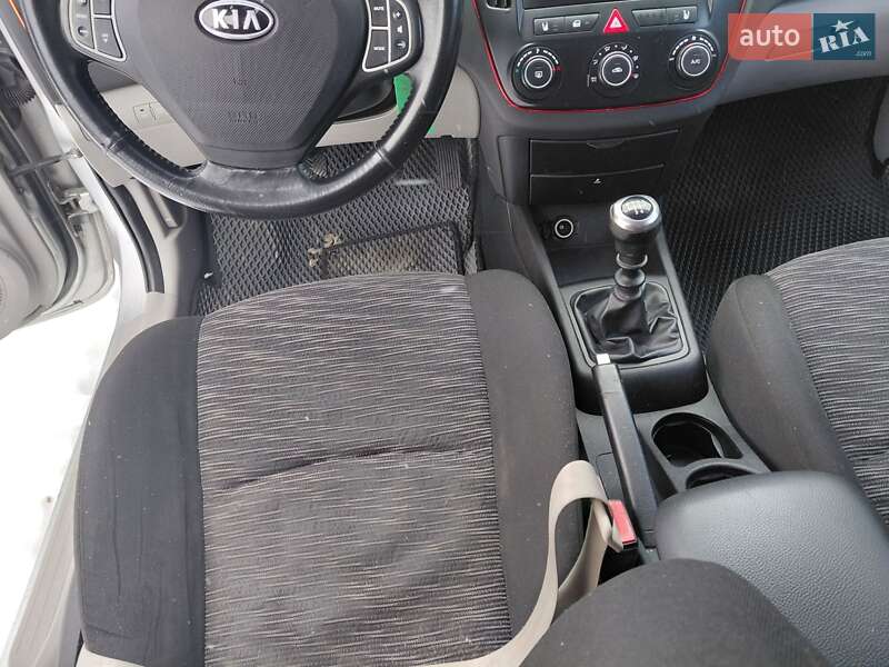 Универсал Kia Ceed 2008 в Сокале