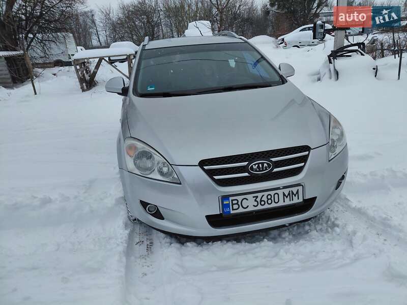 Универсал Kia Ceed 2008 в Сокале