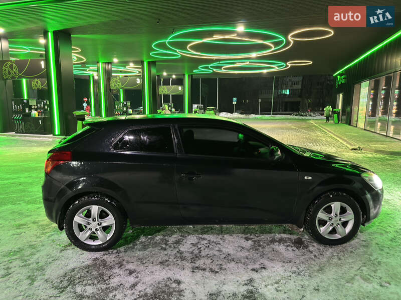 Хэтчбек Kia Ceed 2008 в Киеве