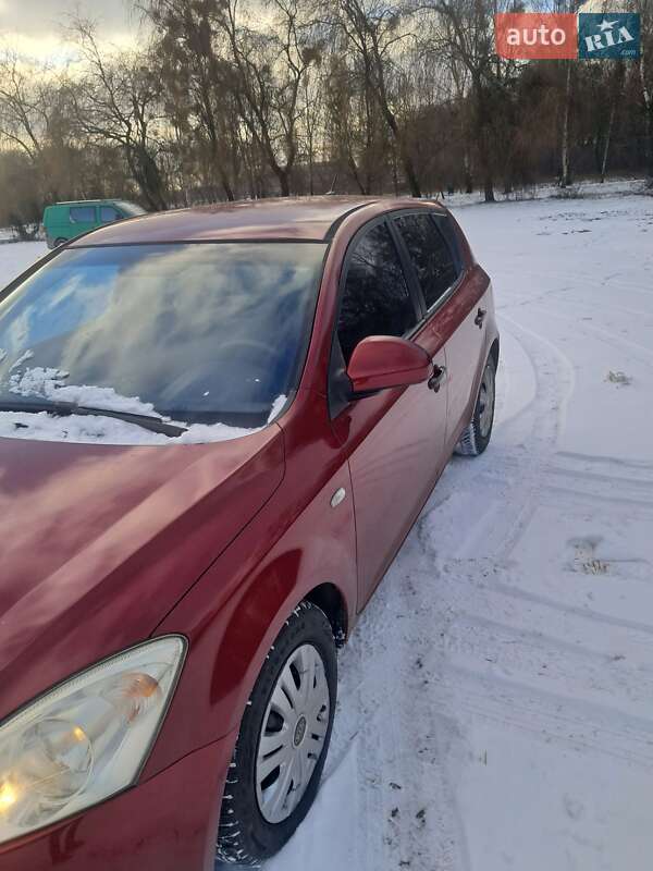 Хэтчбек Kia Ceed 2007 в Камне-Каширском