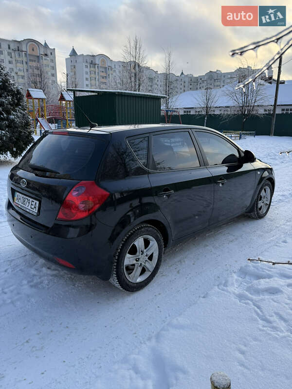 Хэтчбек Kia Ceed 2008 в Киеве