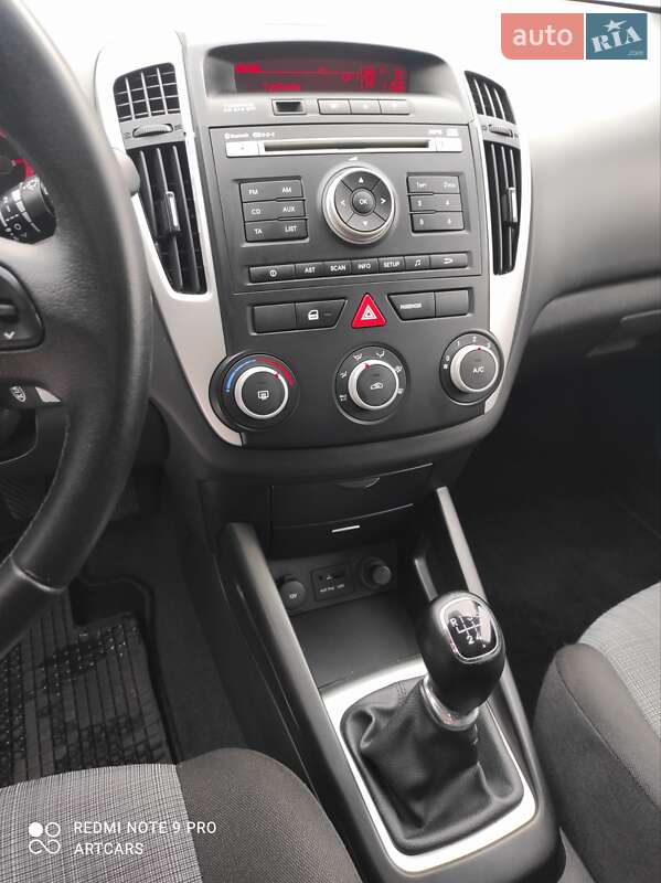 Универсал Kia Ceed 2010 в Каменском