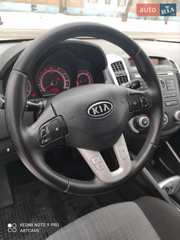 Универсал Kia Ceed 2010 в Каменском