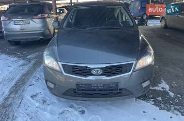 Хетчбек Kia Ceed 2011 в Сумах