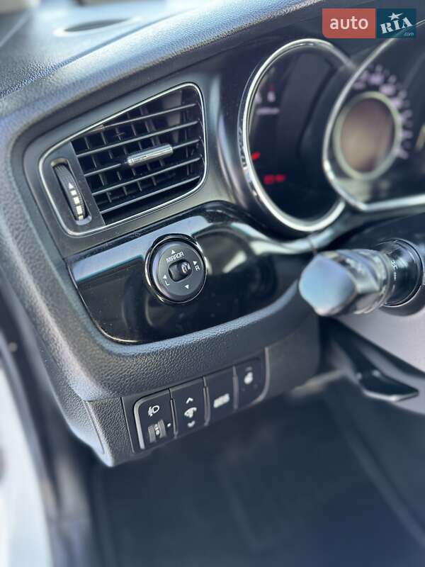 Хетчбек Kia Ceed 2015 в Києві фото 8 Хетчбек Kia Ceed 2015 в Києві