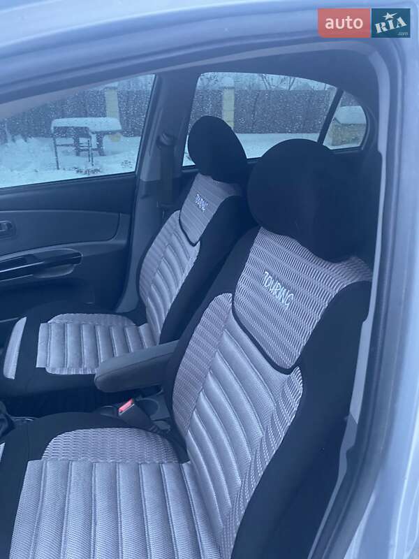 Хетчбек Kia Ceed 2011 в Жовкві