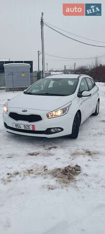 Мікровен Kia Ceed 2014 в Ужгороді