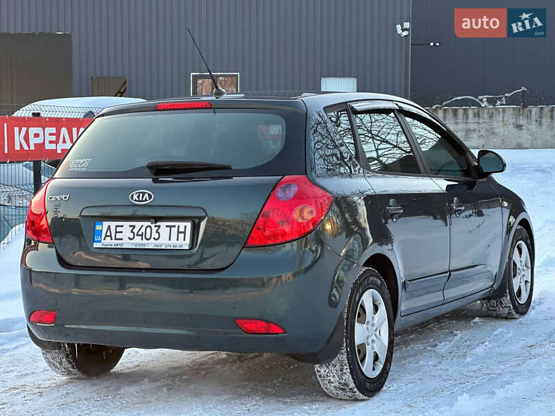 Хэтчбек Kia Ceed 2009 в Днепре