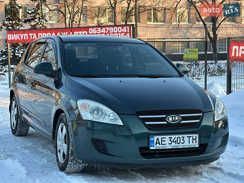 Хэтчбек Kia Ceed 2009 в Днепре