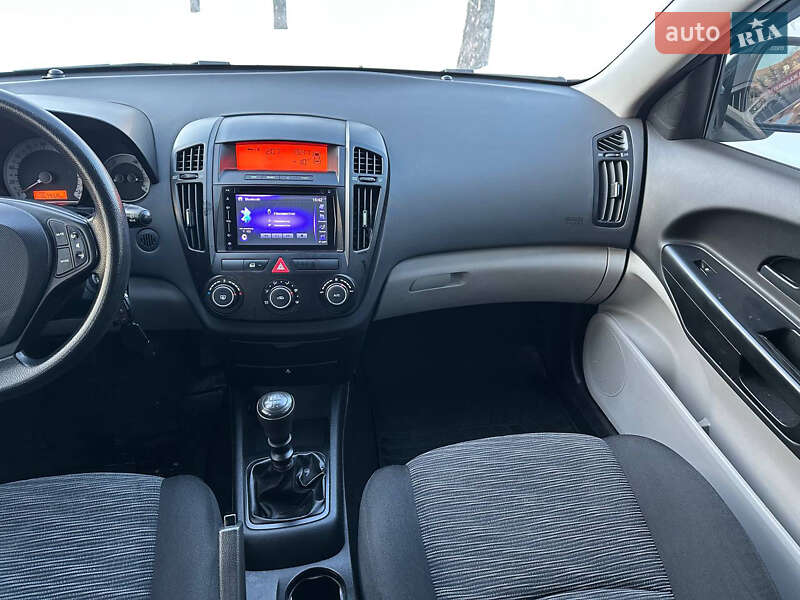 Хэтчбек Kia Ceed 2009 в Днепре