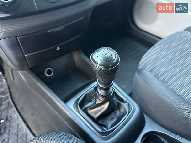 Хэтчбек Kia Ceed 2009 в Днепре