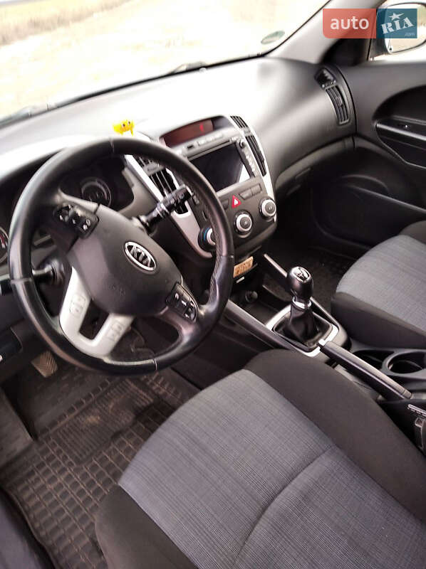 Універсал Kia Ceed 2011 в Києві