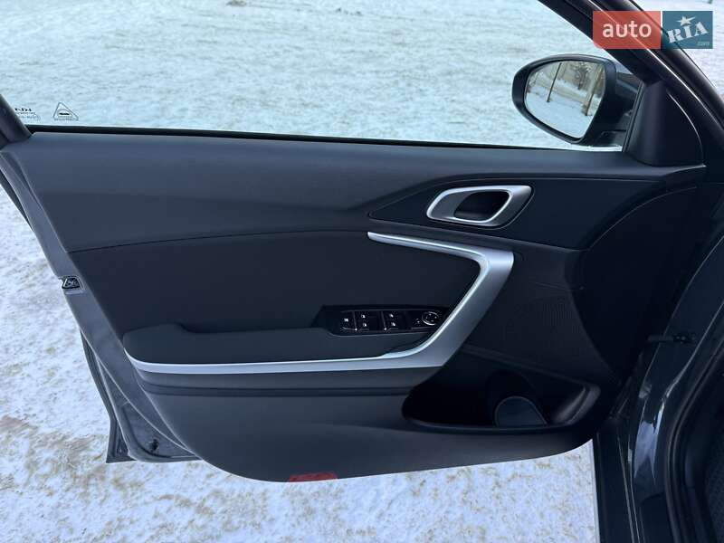 Хэтчбек Kia Ceed 2022 в Киеве