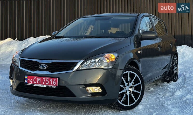 Хэтчбек Kia Ceed 2010 в Дрогобыче