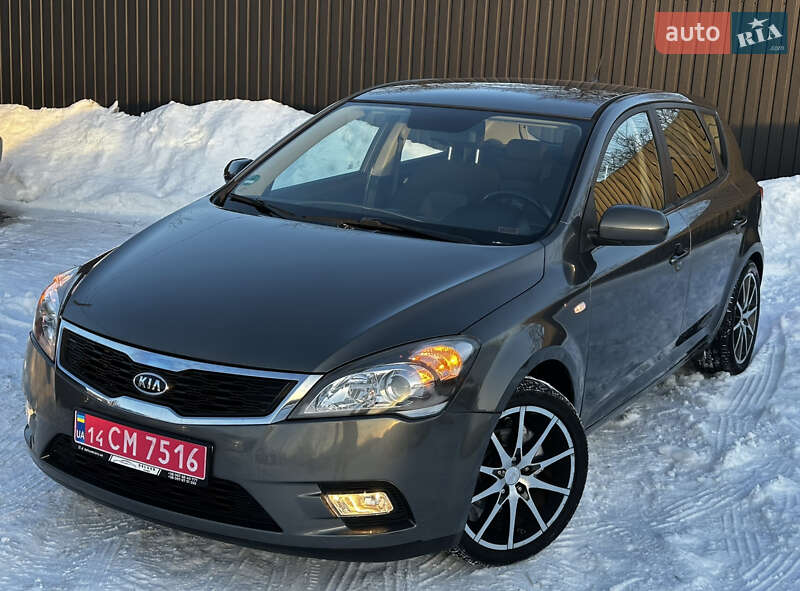 Хэтчбек Kia Ceed 2010 в Дрогобыче