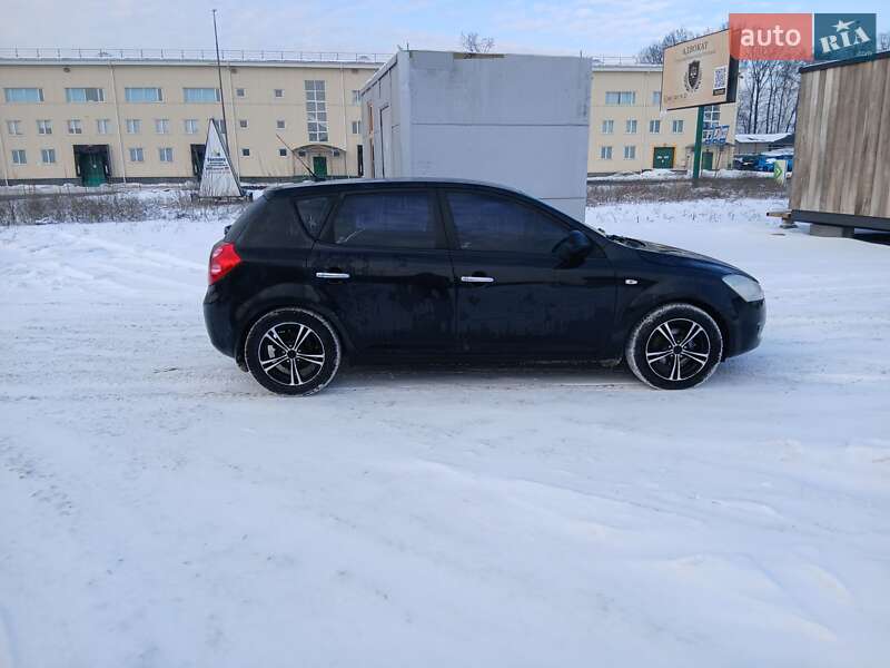 Хетчбек Kia Ceed 2007 в Києві фото 6 Хетчбек Kia Ceed 2007 в Києві