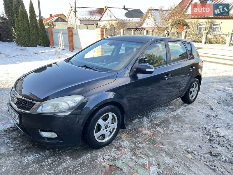 Хетчбек Kia Ceed 2010 в Хмельницькому фото 3 Хетчбек Kia Ceed 2010 в Хмельницькому