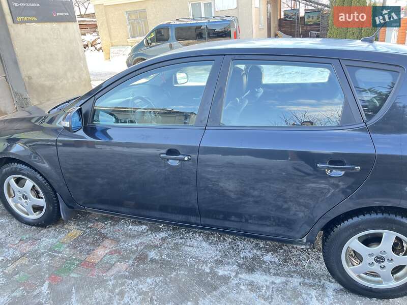 Хетчбек Kia Ceed 2010 в Хмельницькому фото 5 Хетчбек Kia Ceed 2010 в Хмельницькому