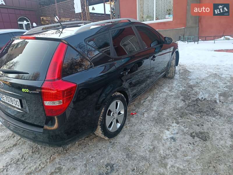Універсал Kia Ceed 2010 в Дніпрі фото 3 Універсал Kia Ceed 2010 в Дніпрі