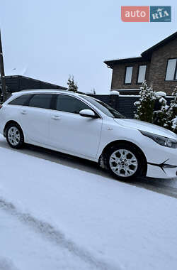 Универсал Kia Ceed 2022 в Киеве