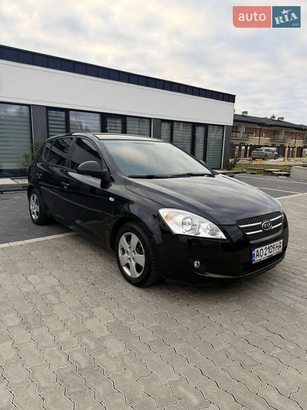 Хэтчбек Kia Ceed 2007 в Ужгороде