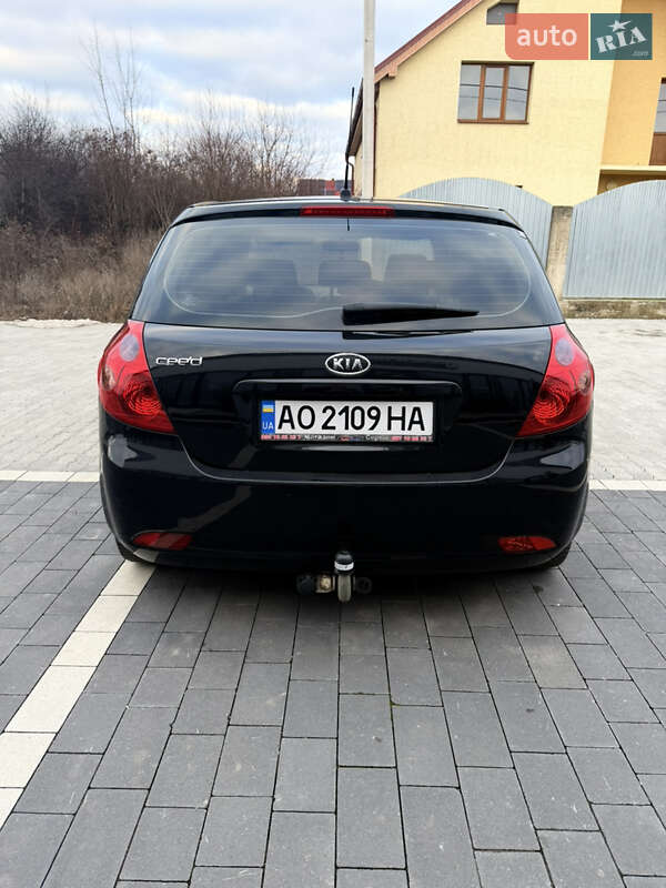 Хэтчбек Kia Ceed 2007 в Ужгороде