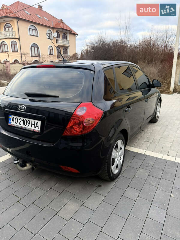 Хэтчбек Kia Ceed 2007 в Ужгороде