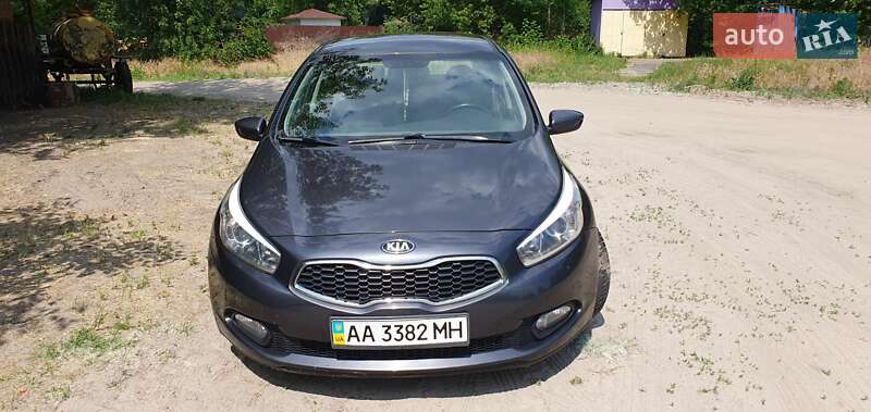 Хэтчбек Kia Ceed 2012 в Киеве