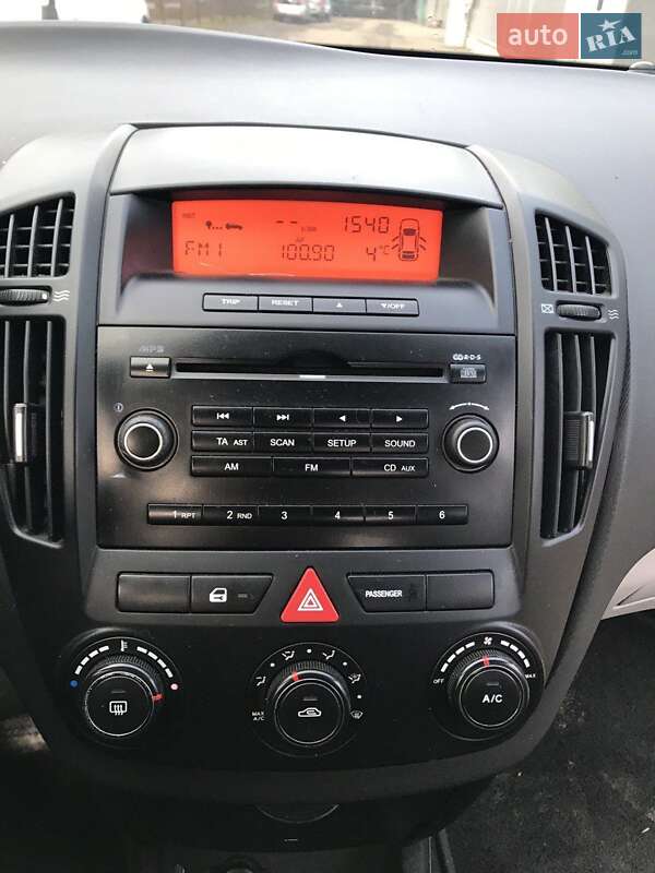 Хэтчбек Kia Ceed 2008 в Луцке фото 2 Хэтчбек Kia Ceed 2008 в Луцке