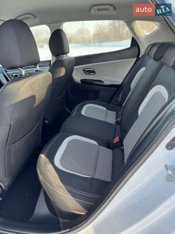 Хетчбек Kia Ceed 2015 в Києві фото 31 Хетчбек Kia Ceed 2015 в Києві