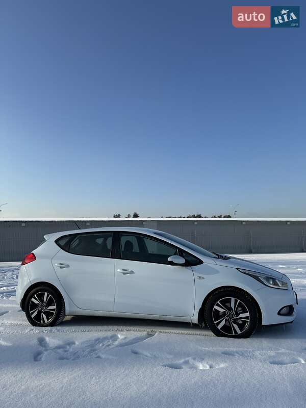 Хетчбек Kia Ceed 2015 в Києві фото 33 Хетчбек Kia Ceed 2015 в Києві
