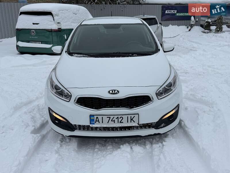 Хэтчбек Kia Ceed 2016 в Киеве