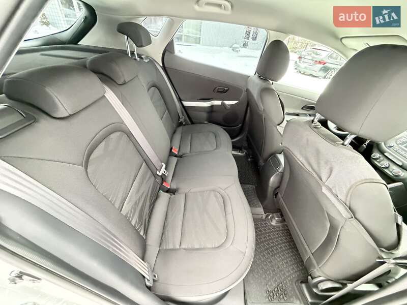 Хэтчбек Kia Ceed 2016 в Киеве