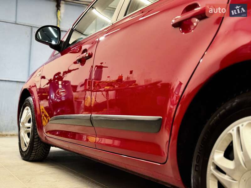 Хетчбек Kia Ceed 2007 в Стрию