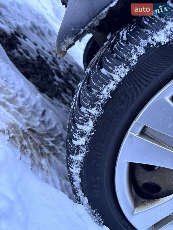 Универсал Kia Ceed 2010 в Луцке