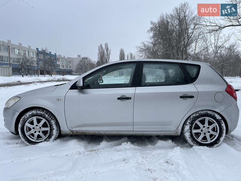 Хэтчбек Kia Ceed 2007 в Днепре