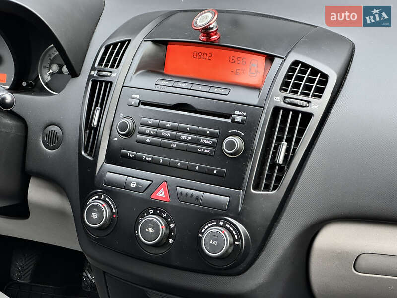 Хэтчбек Kia Ceed 2009 в Киеве