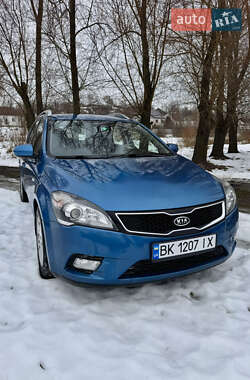 Універсал Kia Ceed 2012 в Острозі