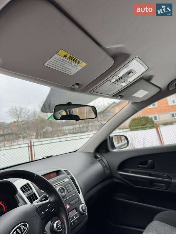 Універсал Kia Ceed 2012 в Острозі фото 13 Універсал Kia Ceed 2012 в Острозі