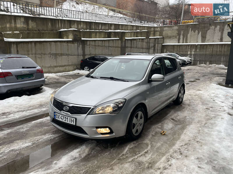 Хетчбек Kia Ceed 2009 в Хмельницькому фото 6 Хетчбек Kia Ceed 2009 в Хмельницькому