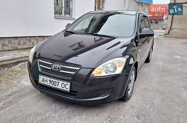 Хэтчбек Kia Ceed 2008 в Полтаве